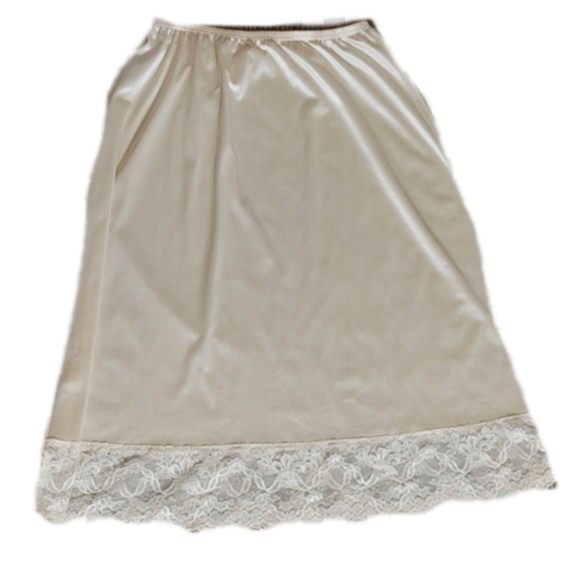 Vintage Vanity Fair lacy half slip - Picture 1 of 9